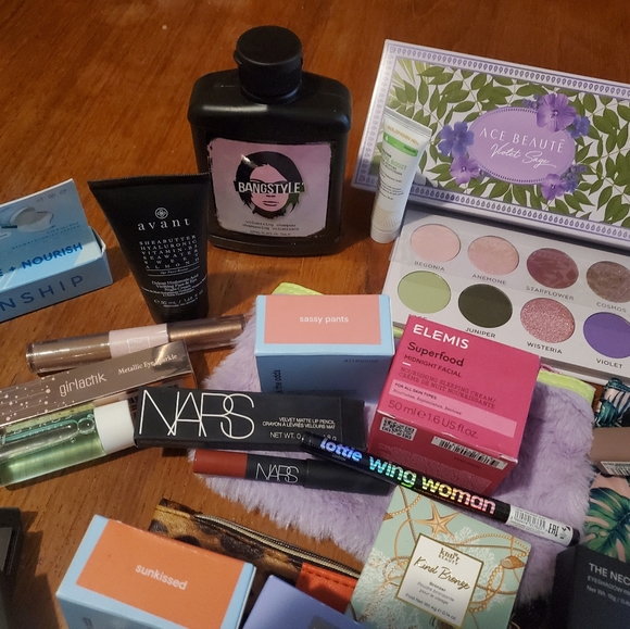 Makeup bundle - Picture 3 of 6